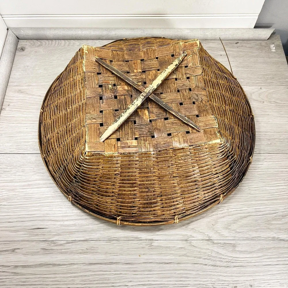 Antique Handwoven Wicker Basket: Farmhouse Decor, 16-inch Round
